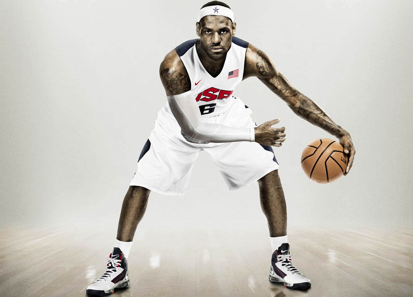 法拉利65亿超湖人勇士！揭秘F1车队比NBA豪门更值钱的真相（法拉利估值65亿，力压湖人与勇士：F1车队为何更值钱？）