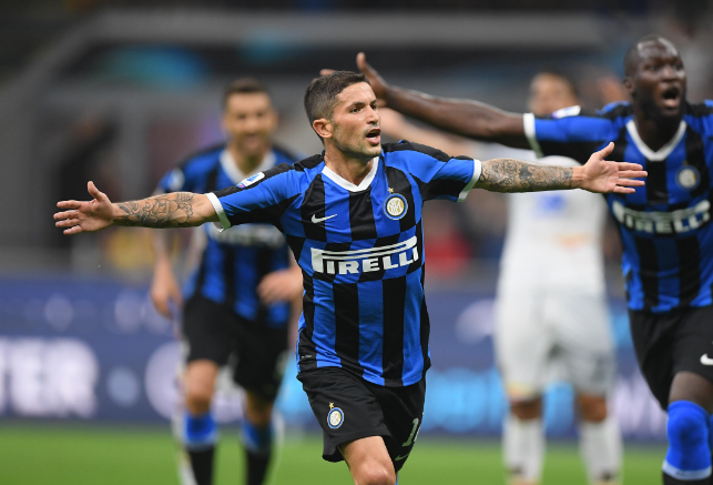 2025中冠奖项公布：厦门队张越包揽最佳球员、最佳射手（2025中冠奖项揭晓：厦门队张越荣膺最佳球员并加冕最佳射手）