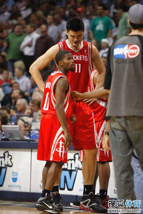 末节之王！火箭本赛季第四节得分、净胜分、命中率均联盟第一（火箭末节称霸：本季第四节得分、净胜分与命中率均居联盟第一）