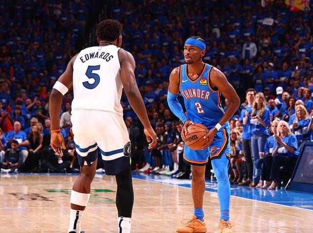 专业VAR团队复盘曼城扳平进球：B席对库尔图瓦犯规遭无视（VAR专家解读曼城扳平球：B席对库尔图瓦犯规被忽略）