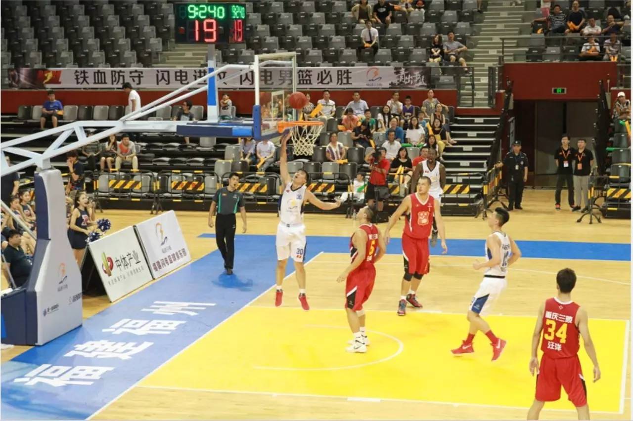 海港战武里南联海报：以物理试卷为背景，解“南”题（海港对阵武里南联海报：物理试卷背景，破解“南”题）