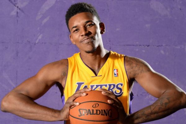 意媒：弗拉霍维奇恢复良好，预计可出战卡利亚里（意媒：弗拉霍维奇康复顺利，预计能战卡利亚里）