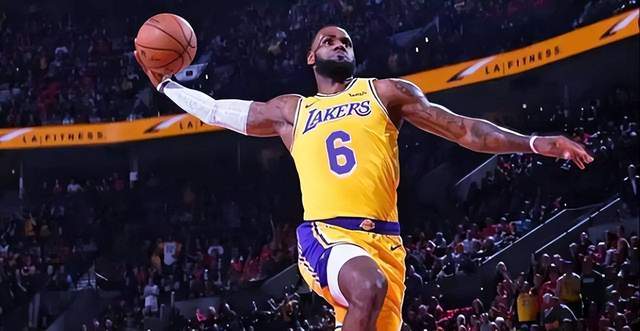 雷霆凭借亚历山大37分统治力，以122比95大胜开拓者，九连胜稳居西部前列。（亚历山大轰37分，雷霆122-95碾压开拓者，豪取九连胜稳居西部前列）