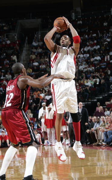 一场2-0让西甲争冠格局大乱，大黑马豪取6连胜，只落后皇马1分（2-0搅乱西甲争冠格局，黑马豪取6连胜距皇马仅1分）