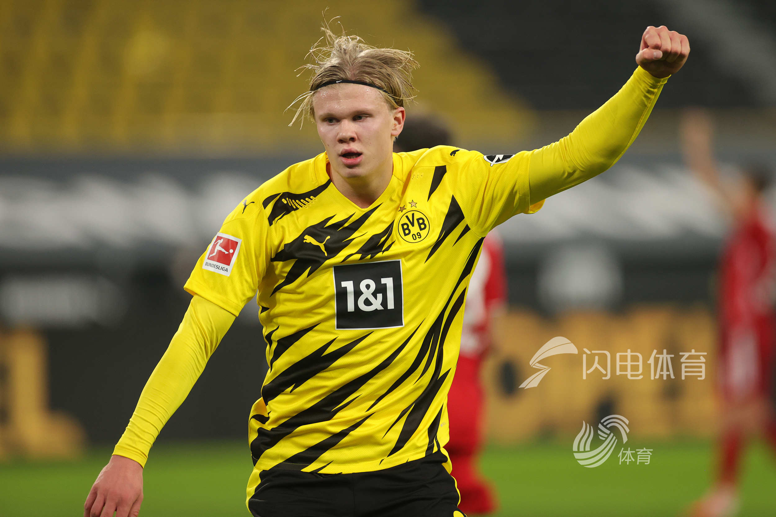 凯恩切换到“全能战士”模式，拜仁可以专心打欧冠了！（凯恩开启全能战士模式，拜仁得以专注欧冠！）