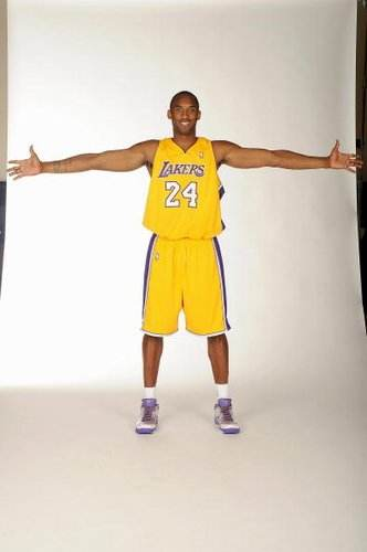 北青：足协将择期安排邵佳一上任发布会；国足恐最早明年初重组（北青：足协拟择期为邵佳一举行就任发布会，国足重组或最早推迟至明年初）