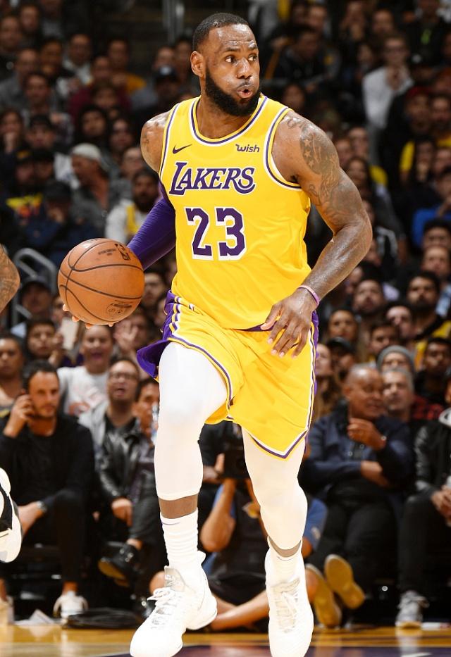 记者：浙江队国外集训地点倾向于卡塔尔或泰国，仍在推进引援（记者称浙江队海外集训或定于卡塔尔或泰国，引援工作持续推进）