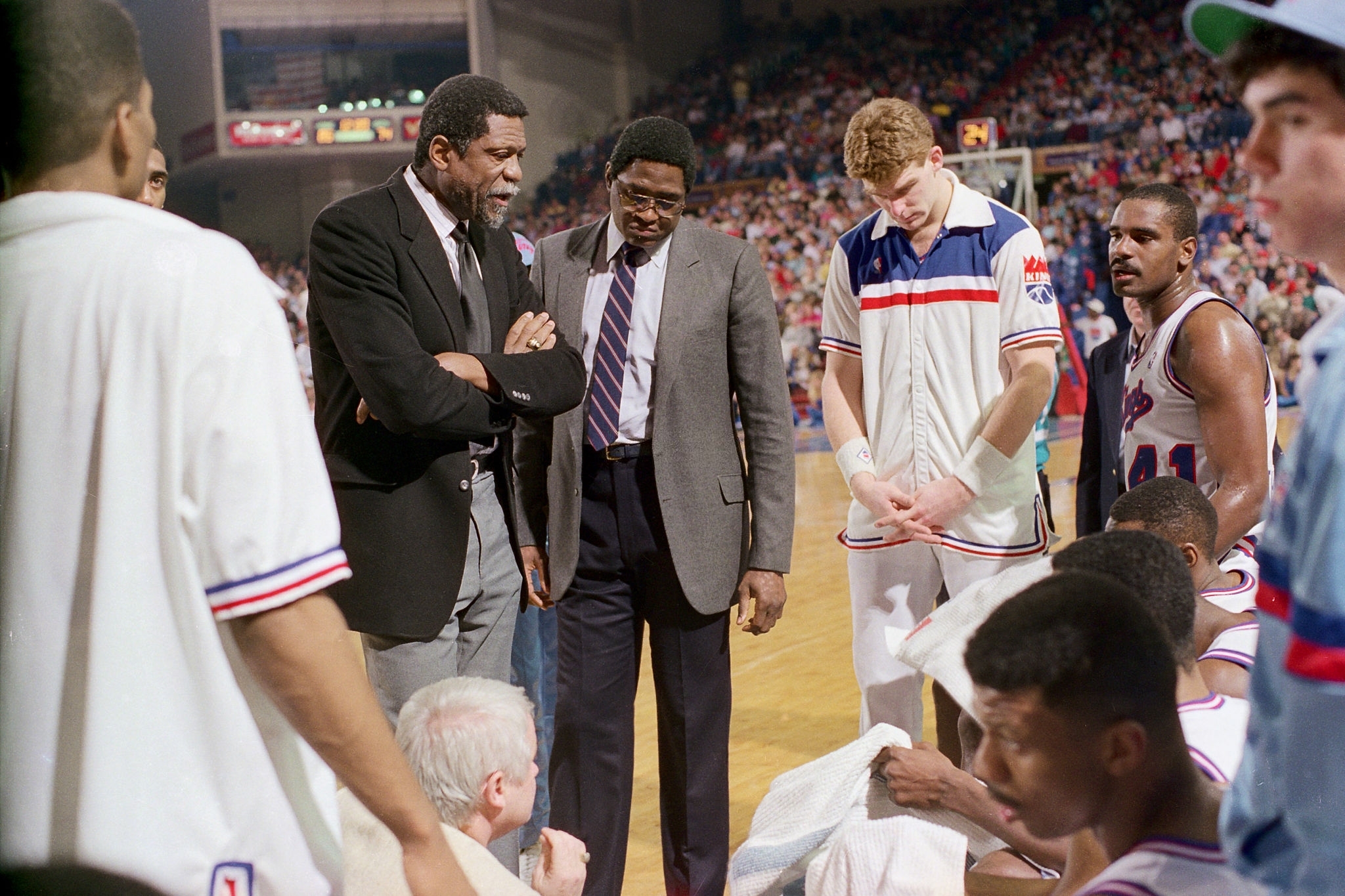 记者：本届世界杯将有半场球员和教练采访，赛前两天开发布会（记者透露：本届世界杯将引入半场球员、教练采访，赛前两日举行发布会）