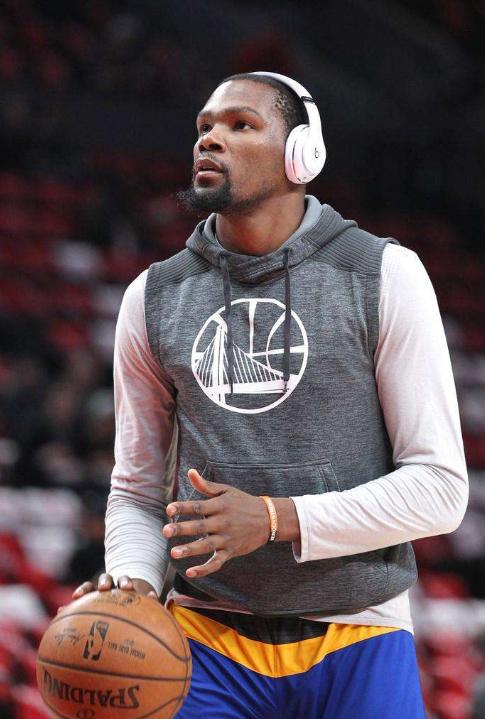 德甲半场：基尼洛斯1射1传，卡德破门，奥格斯堡2-0勒沃库森（德甲半场战报：奥格斯堡2-0领先勒沃库森，基尼洛斯传射建功，卡德破门）