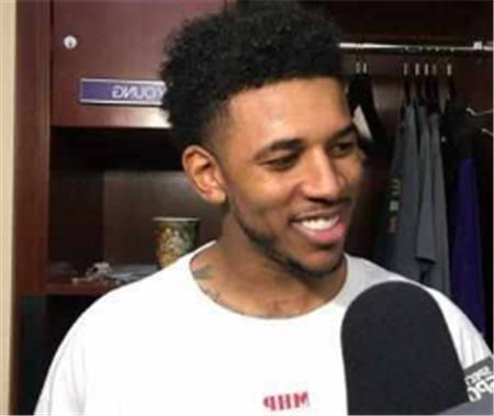 日职半场：古斯塔夫森建功，浦和红钻1-0川崎前锋（半场战报：古斯塔夫森破门，浦和红钻暂1-0领先川崎前锋）