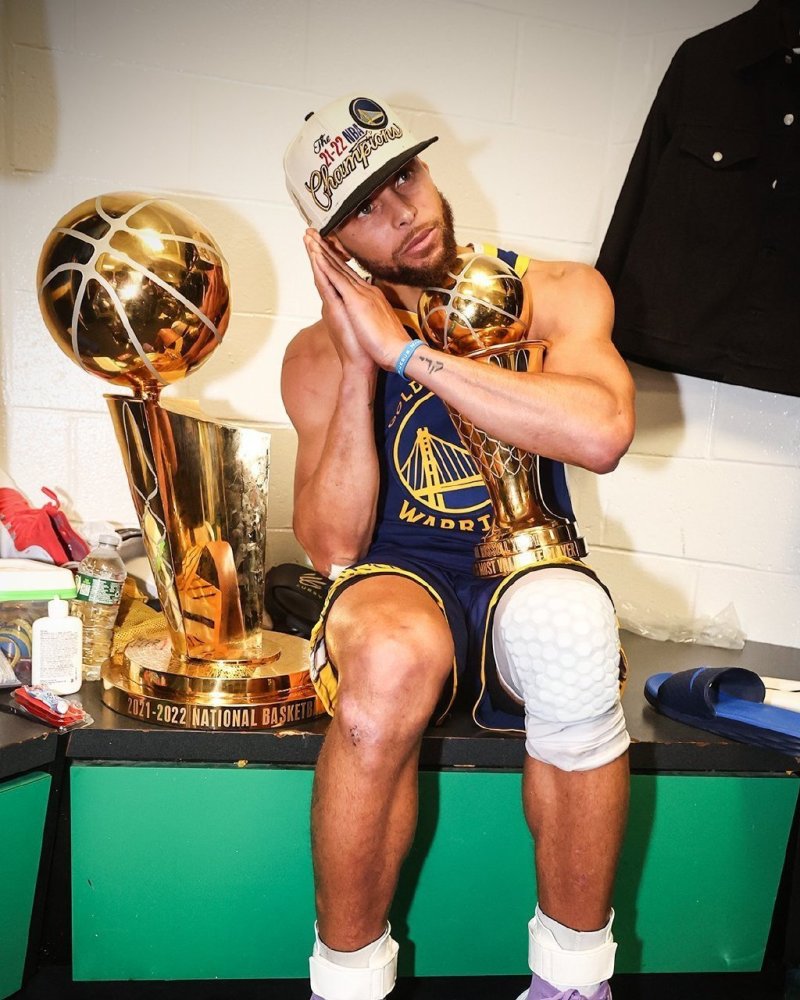 WTT总决赛：林诗栋／蒯曼1-3不敌林仲勋／申裕斌无缘决赛（林诗栋／蒯曼1-3负于林仲勋／申裕斌，WTT总决赛无缘争冠）